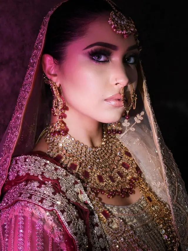 Prêt à porter — Aayat Ke Collection à Paris — Desi Corner