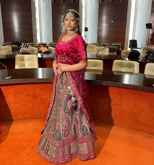 Prêt à porter — Aayat Ke Collection à Paris — Desi Corner