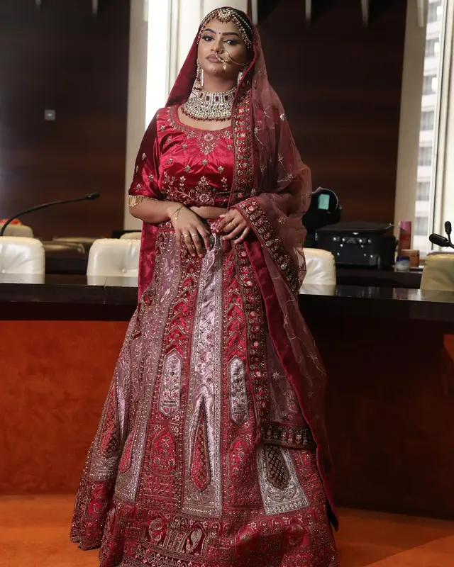 Prêt à porter — Aayat Ke Collection à Paris — Desi Corner