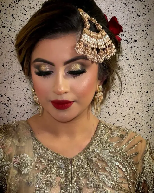 Hair & Makeup — Mak Beauty Artist à Paris — Desi Corner