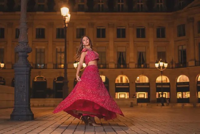 Prêt à porter — Aayat Ke Collection à Paris — Desi Corner