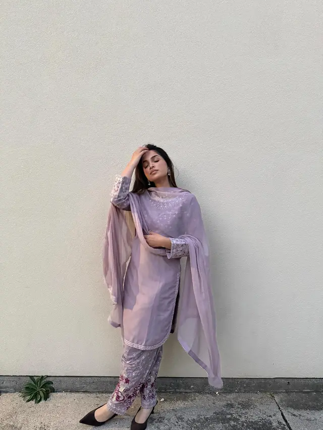 Prêt à porter — Aayat Ke Collection à Paris — Desi Corner