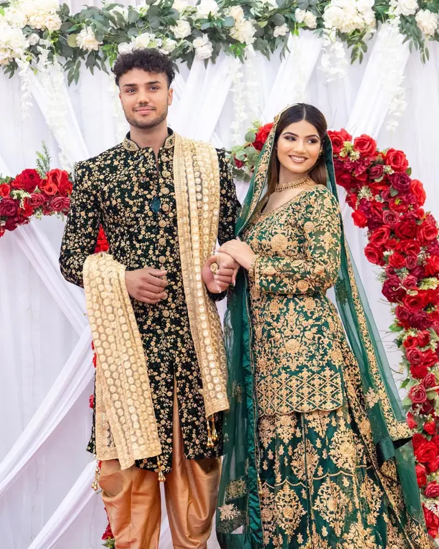 Prêt à porter — Aayat Ke Collection à Paris — Desi Corner