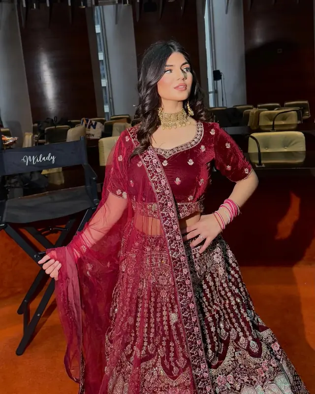 Prêt à porter — Aayat Ke Collection à Paris — Desi Corner