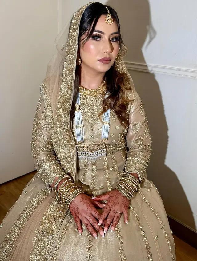 Hair & Makeup — Glam By Sham à Pontault-Combault — Desi Corner