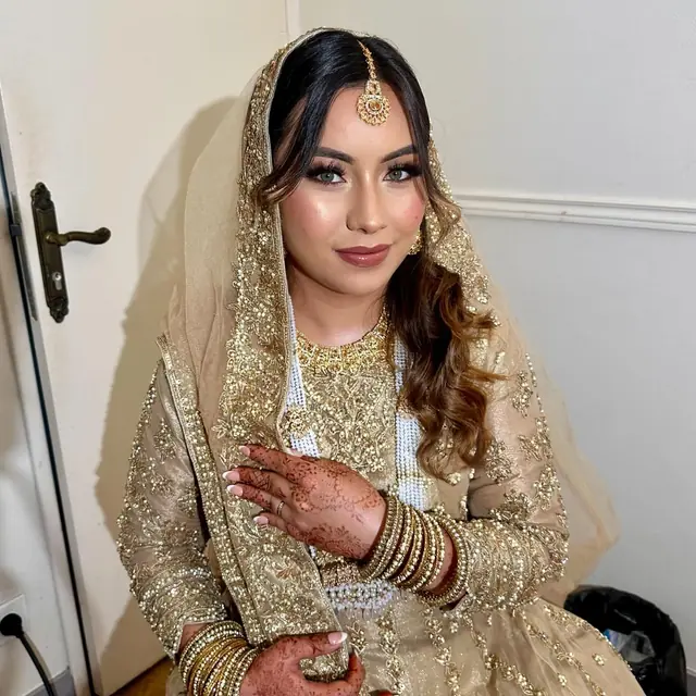 Hair & Makeup — Glam By Sham à Pontault-Combault — Desi Corner