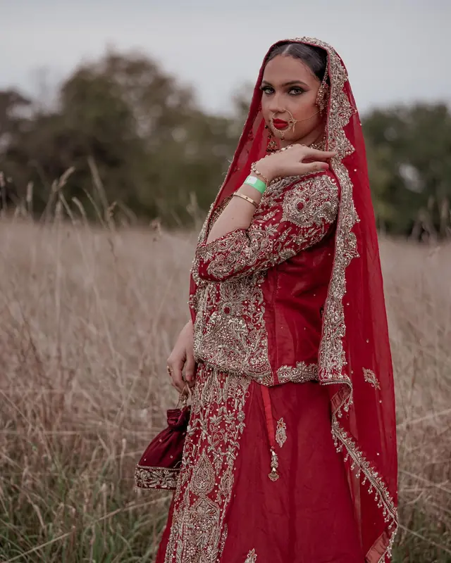 Prêt à porter — Aayat Ke Collection à Paris — Desi Corner