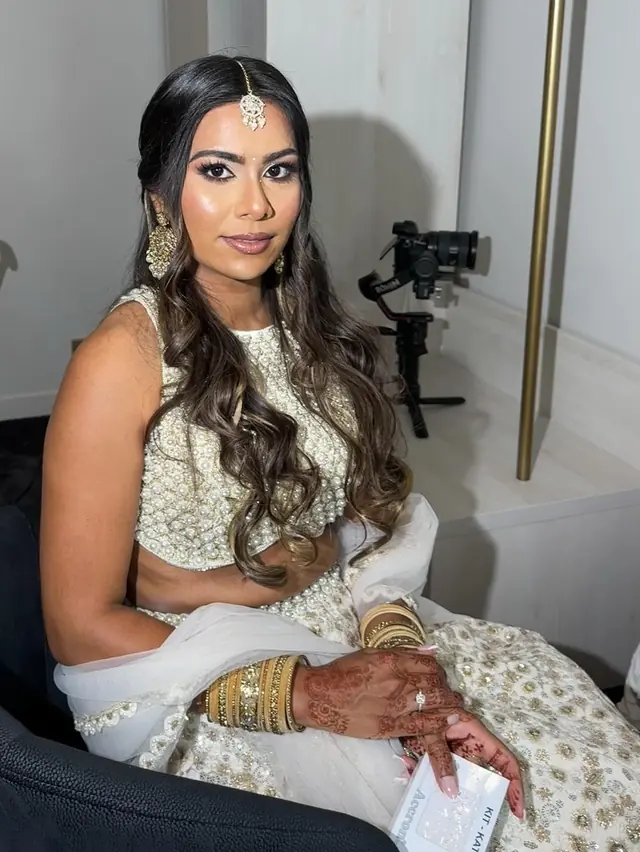 Hair & Makeup — Glam By Sham à Pontault-Combault — Desi Corner