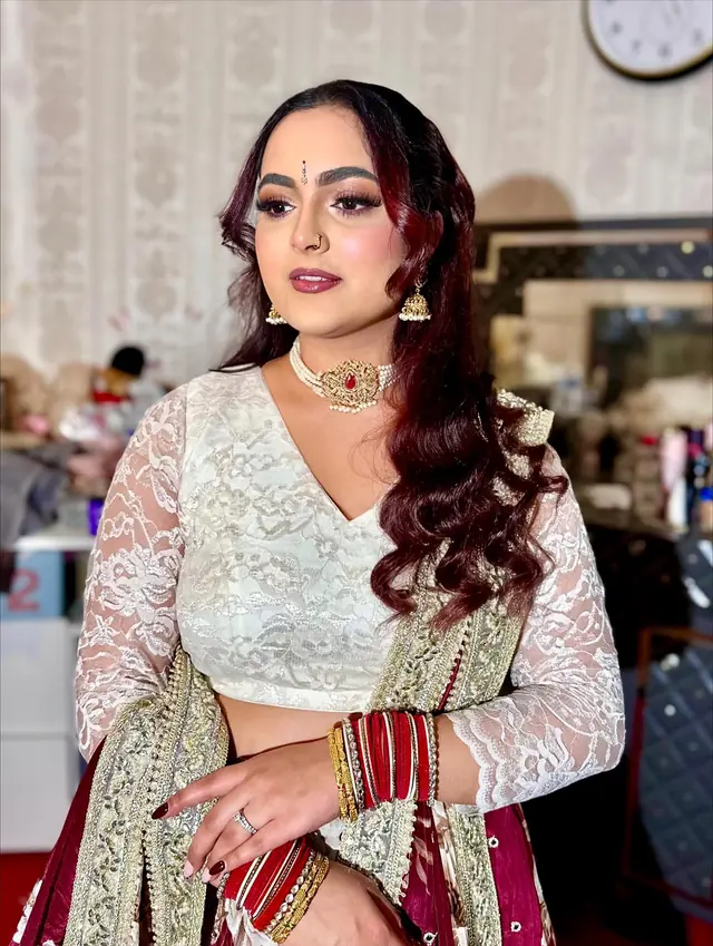 Hair & Makeup — Glam By Sham à Pontault-Combault — Desi Corner