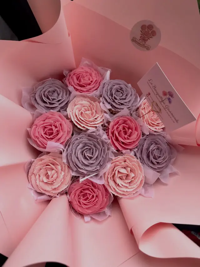 Cake / Pâtisserie — Cupcakes Fleuris à Franconville — Desi Corner