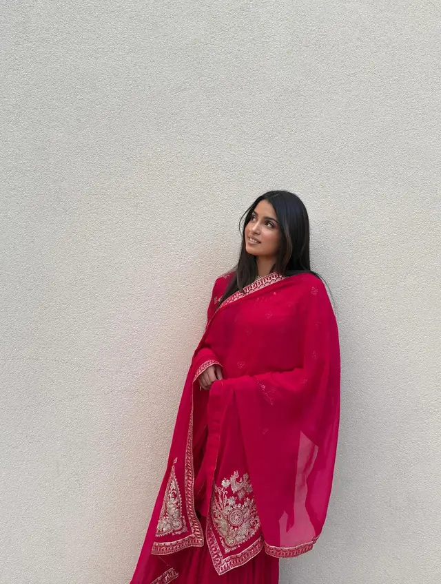 Prêt à porter — Aayat Ke Collection à Paris — Desi Corner