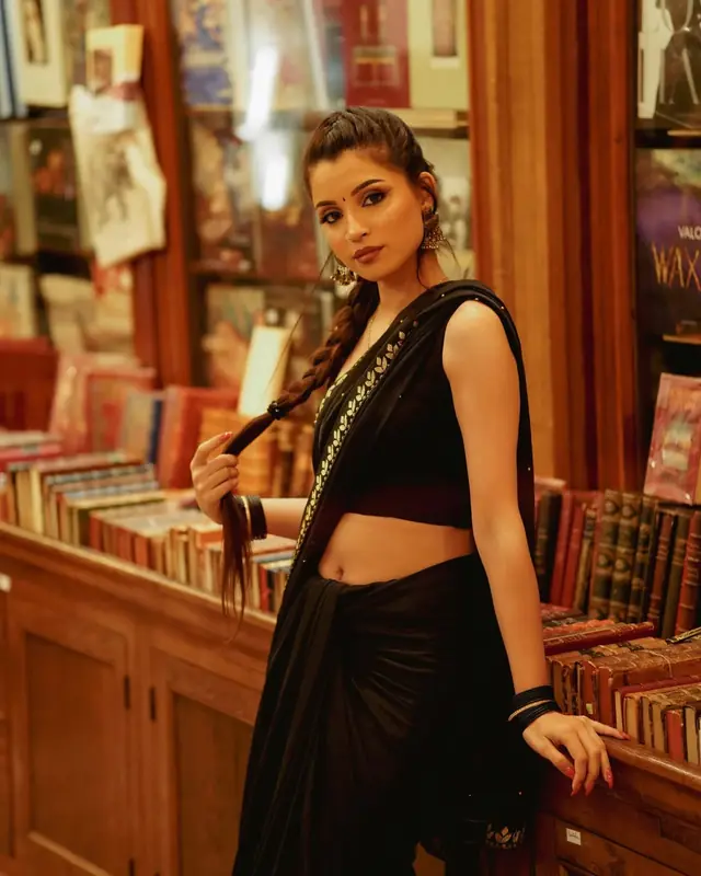 Prêt à porter — Aayat Ke Collection à Paris — Desi Corner