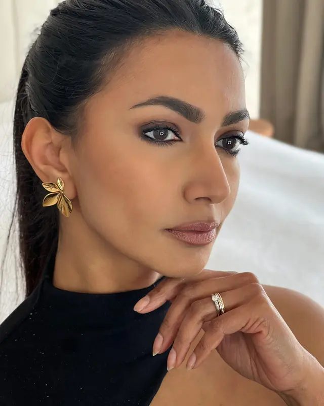 Hair & Makeup — Madusha à Paris — Desi Corner