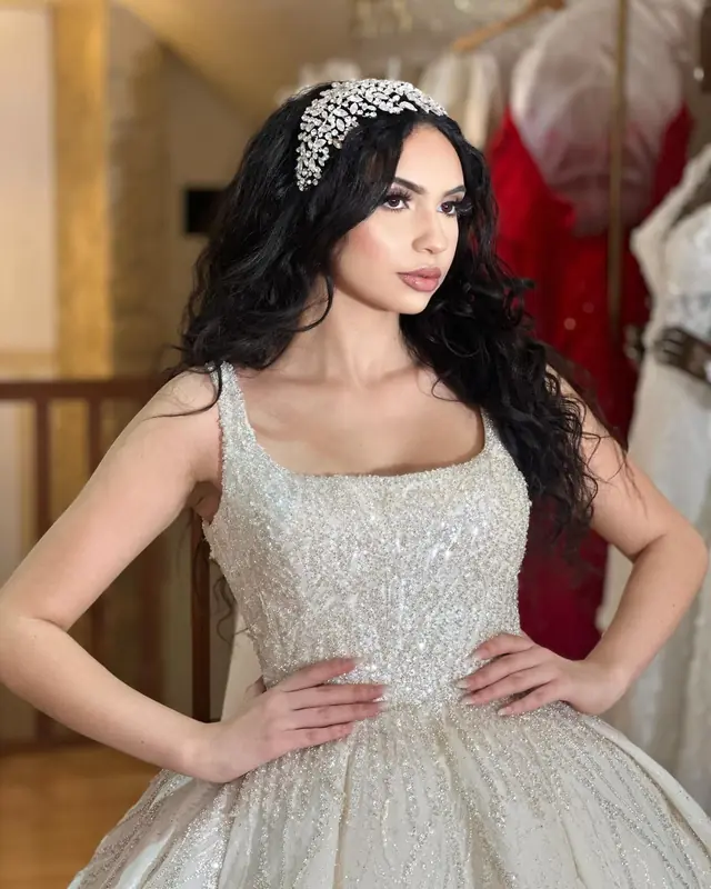 Hair & Makeup — Glam By Sham à Pontault-Combault — Desi Corner