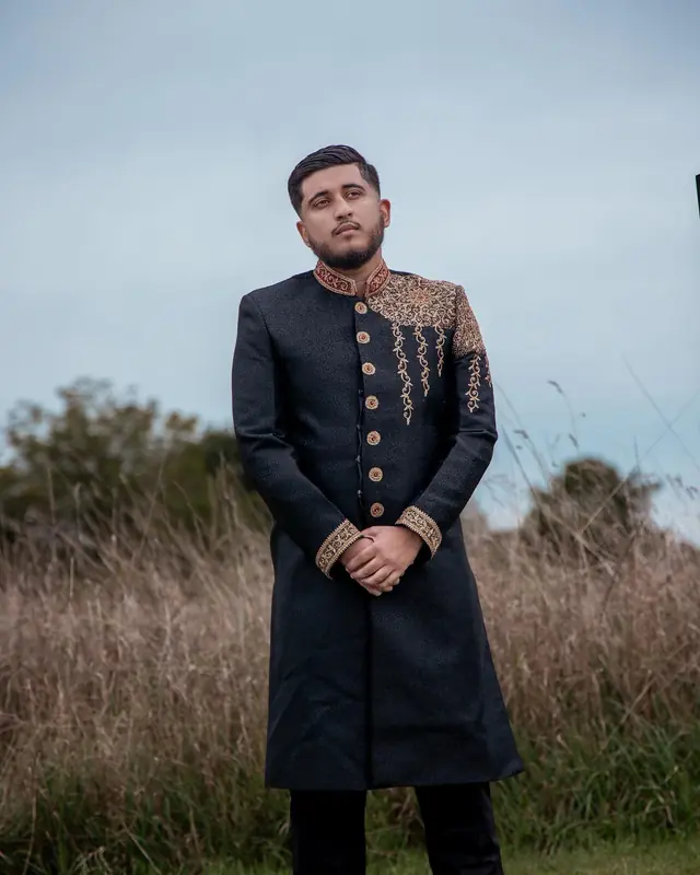 Prêt à porter — Aayat Ke Collection à Paris — Desi Corner