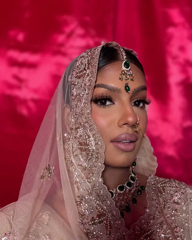 Hair & Makeup — Tanzeela Beauty à Paris — Desi Corner