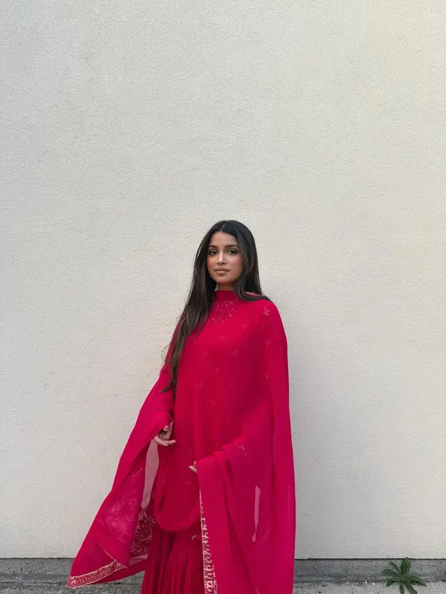 Prêt à porter — Aayat Ke Collection à Paris — Desi Corner