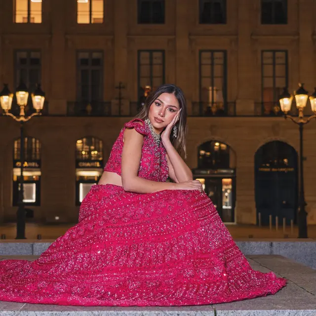 Prêt à porter — Aayat Ke Collection à Paris — Desi Corner