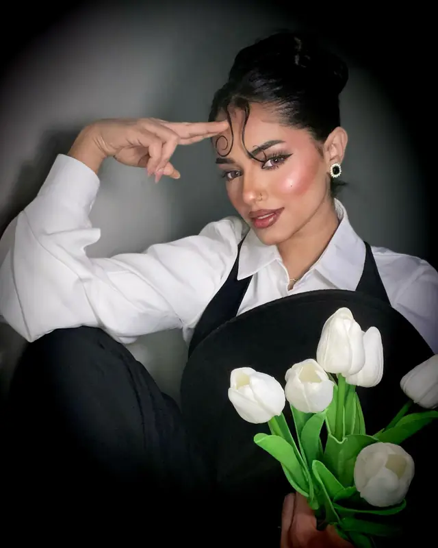 Hair & Makeup — Mak Beauty Artist à Paris — Desi Corner