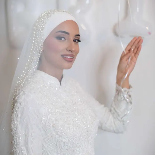 Hair & Makeup — Mak Beauty Artist à Paris — Desi Corner