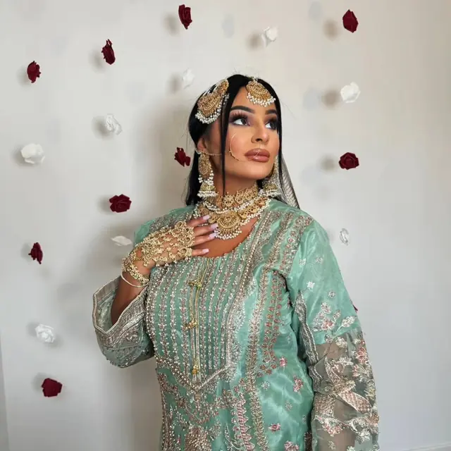Hair & Makeup — Mehreen Makeup à Persan — Desi Corner