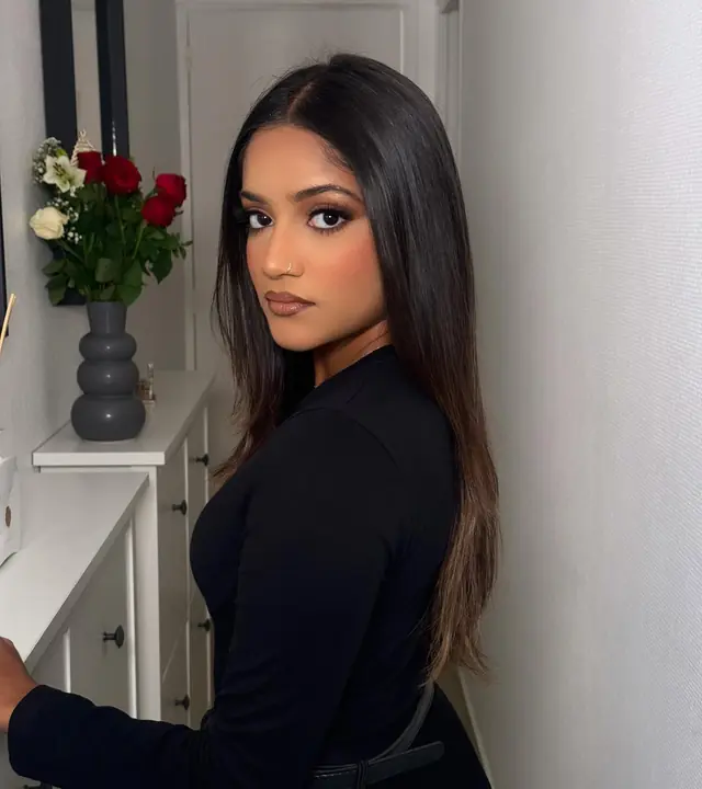 Hair & Makeup — Glamavia  à Arnouville — Desi Corner