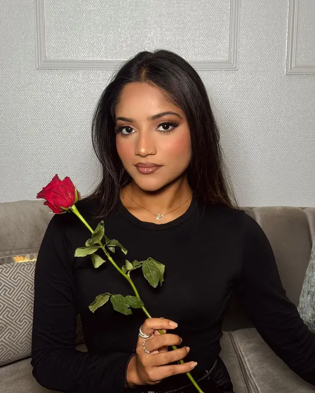 Hair & Makeup — Glamavia  à Arnouville — Desi Corner