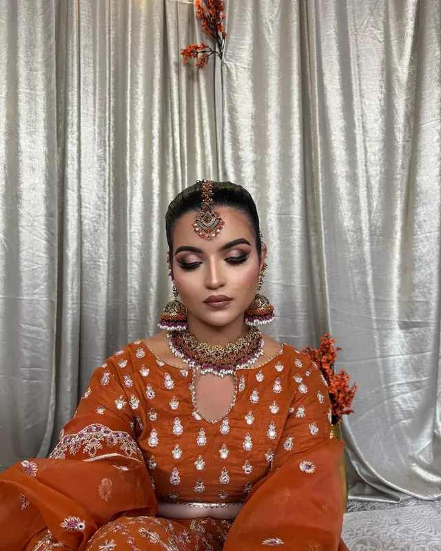 Hair & Makeup — Mehreen Makeup à Persan — Desi Corner