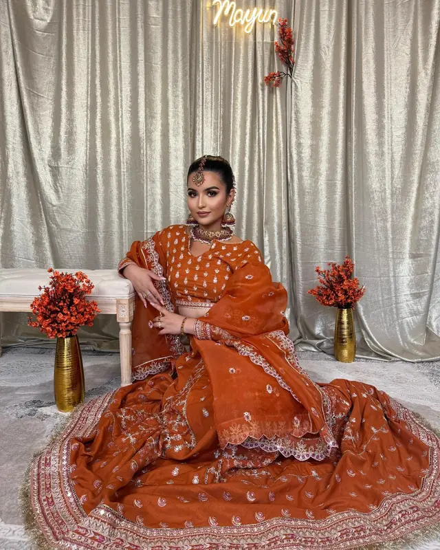 Hair & Makeup — Mehreen Makeup à Persan — Desi Corner