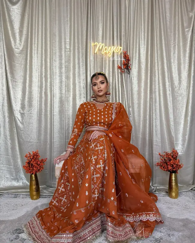 Hair & Makeup — Mehreen Makeup à Persan — Desi Corner