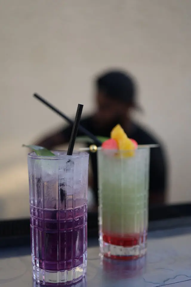 Bar à cocktails — 90's bartender à Paris — Desi Corner