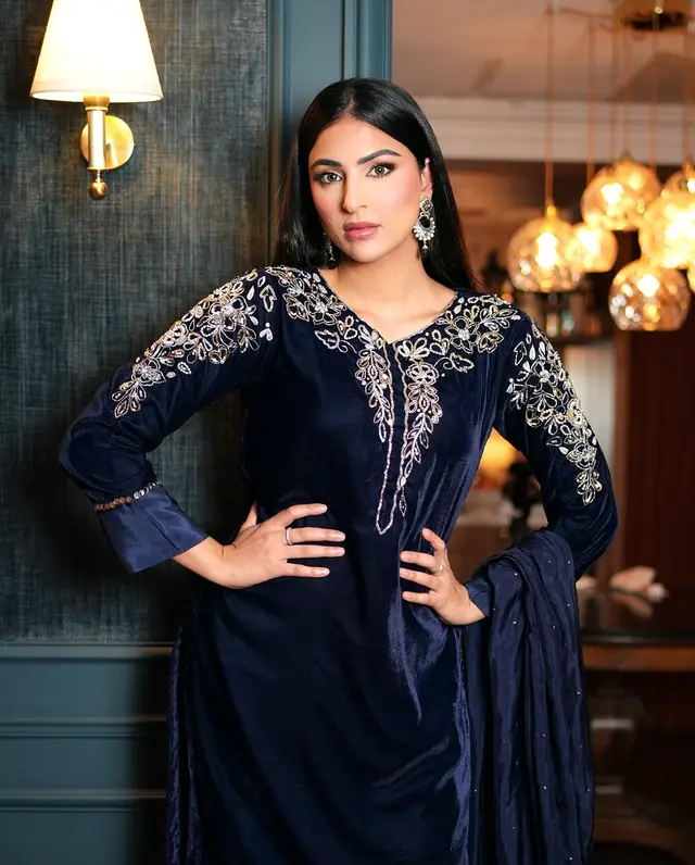 Prêt à porter — Azalee By Sundas à Aulnay-sous-Bois — Desi Corner