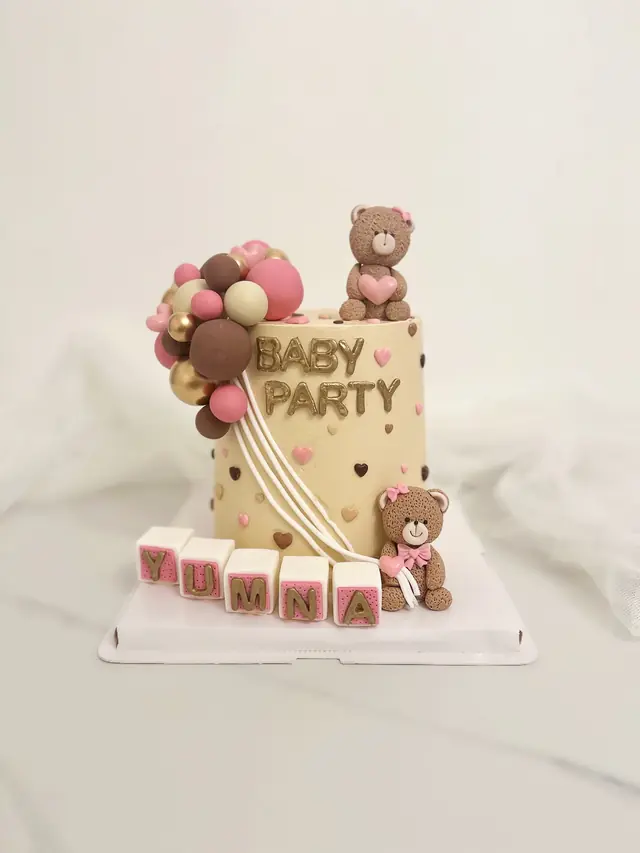 Cake / Pâtisserie — Cakes by Meherine à Pierrefitte-sur-Seine — Desi Corner