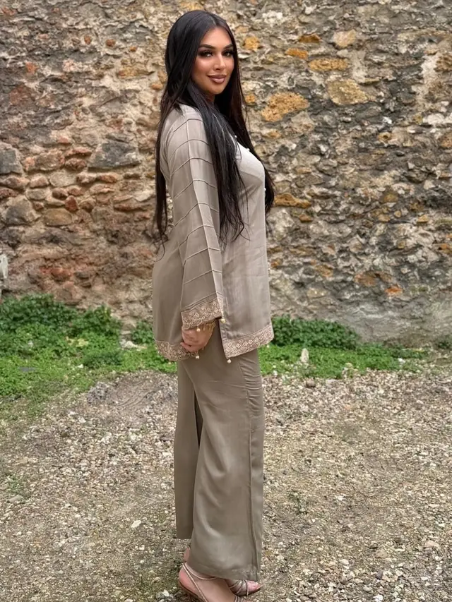 Prêt à porter — Maison Aliyah à Paris — Desi Corner