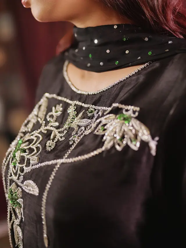 Prêt à porter — Azalee By Sundas à Aulnay-sous-Bois — Desi Corner