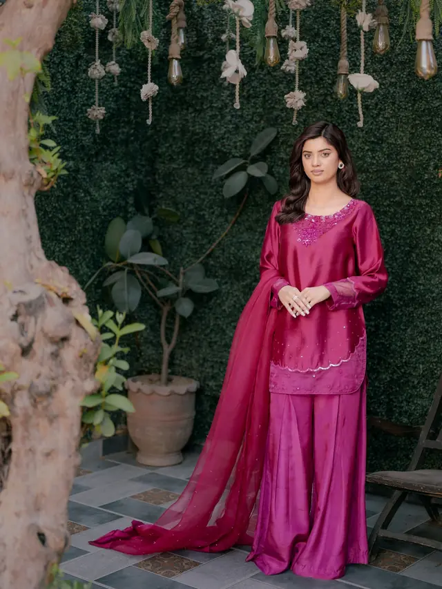 Prêt à porter — Azalee By Sundas à Aulnay-sous-Bois — Desi Corner