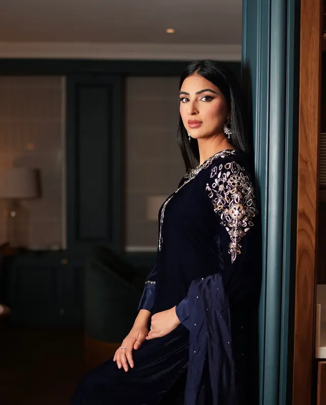 Prêt à porter — Azalee By Sundas à Aulnay-sous-Bois — Desi Corner