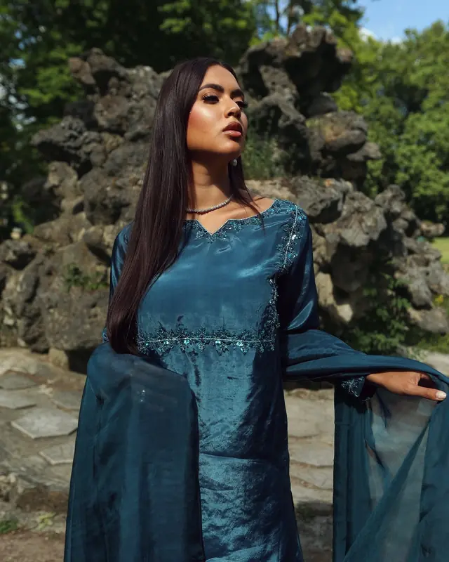 Prêt à porter — Azalee By Sundas à Aulnay-sous-Bois — Desi Corner