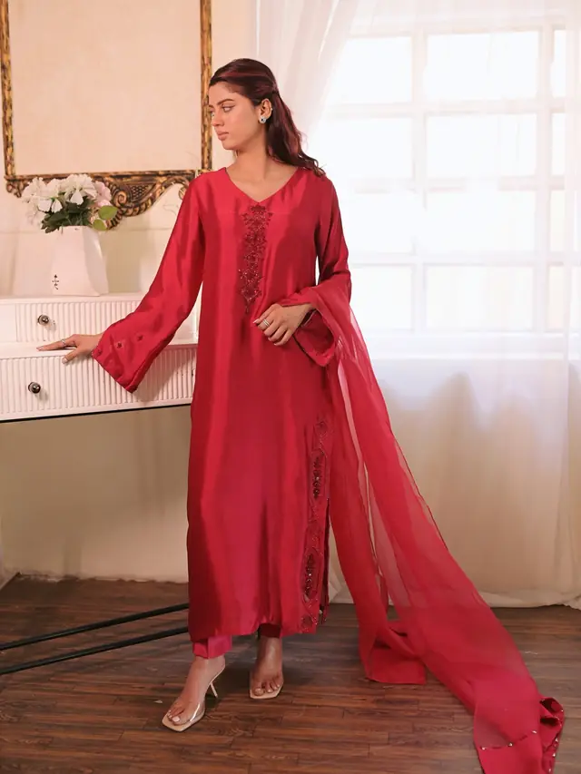 Prêt à porter — Azalee By Sundas à Aulnay-sous-Bois — Desi Corner