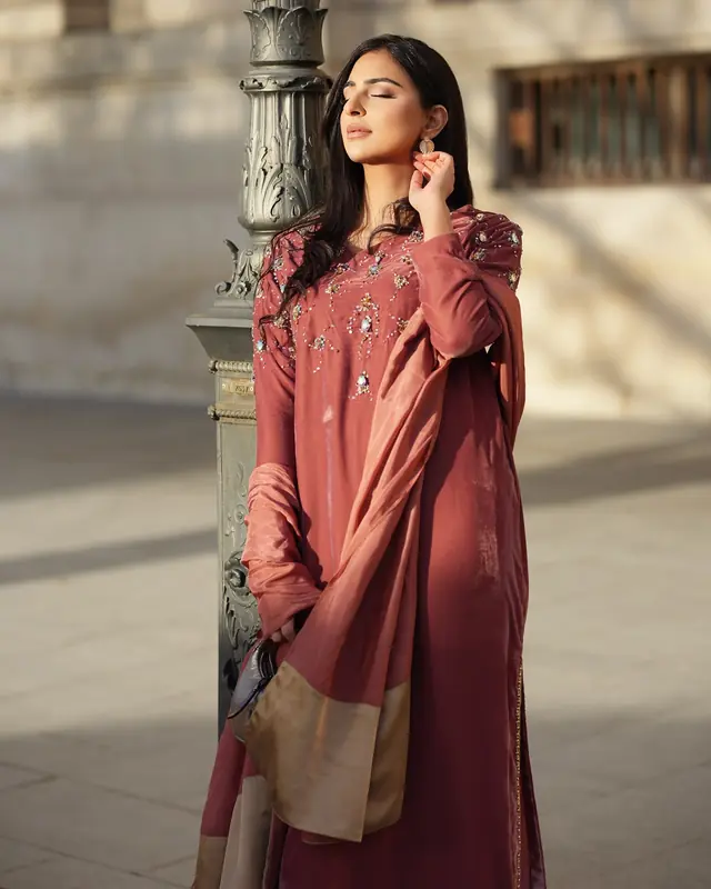 Prêt à porter — Azalee By Sundas à Aulnay-sous-Bois — Desi Corner