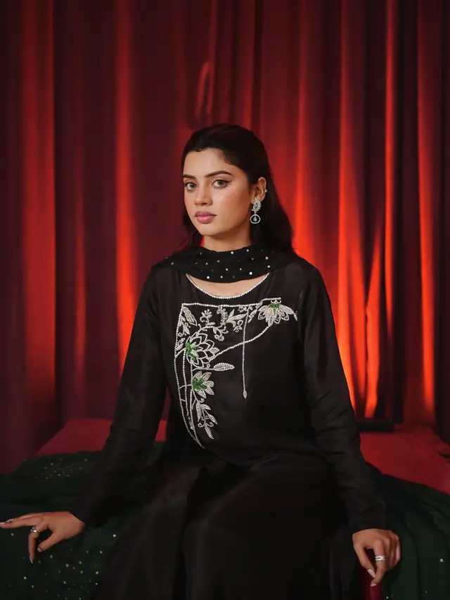 Prêt à porter — Azalee By Sundas à Aulnay-sous-Bois — Desi Corner