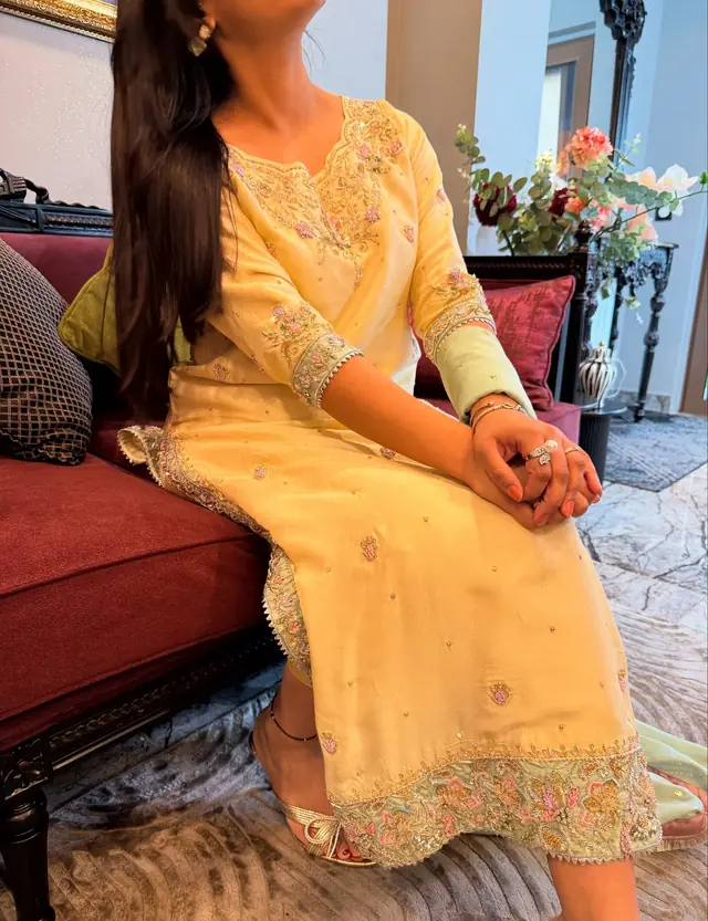 Prêt à porter — Azalee By Sundas à Aulnay-sous-Bois — Desi Corner