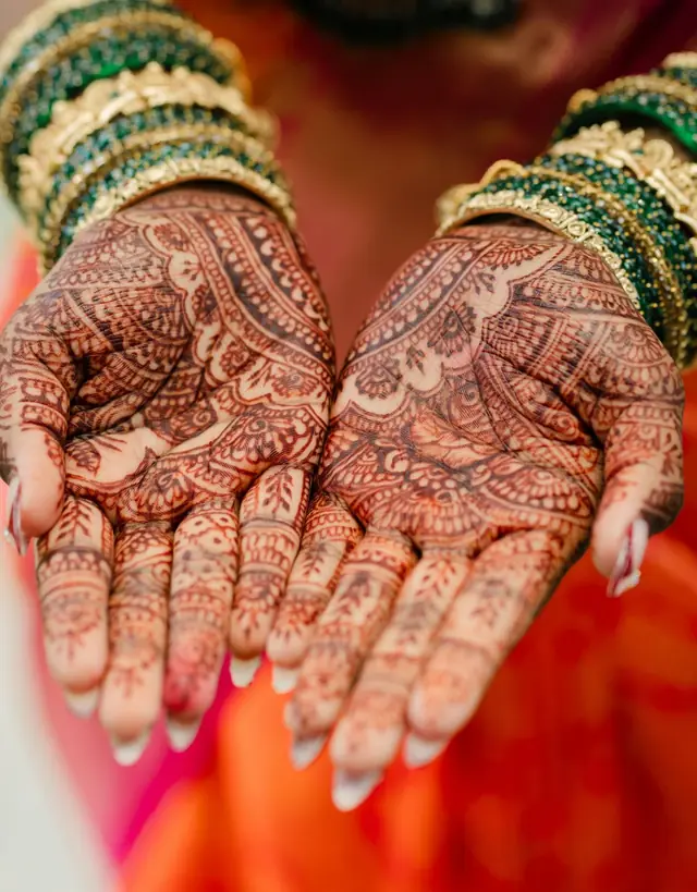 Henné — STI Henna à Sarcelles — Desi Corner