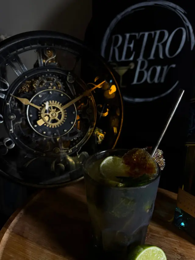 Bar à cocktails — Rétro bar à Bobigny — Desi Corner