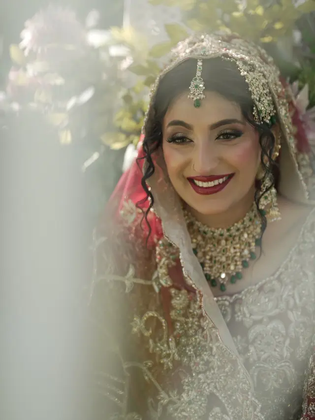 Photo & Vidéo — Aman Kandola TV à Drancy — Desi Corner