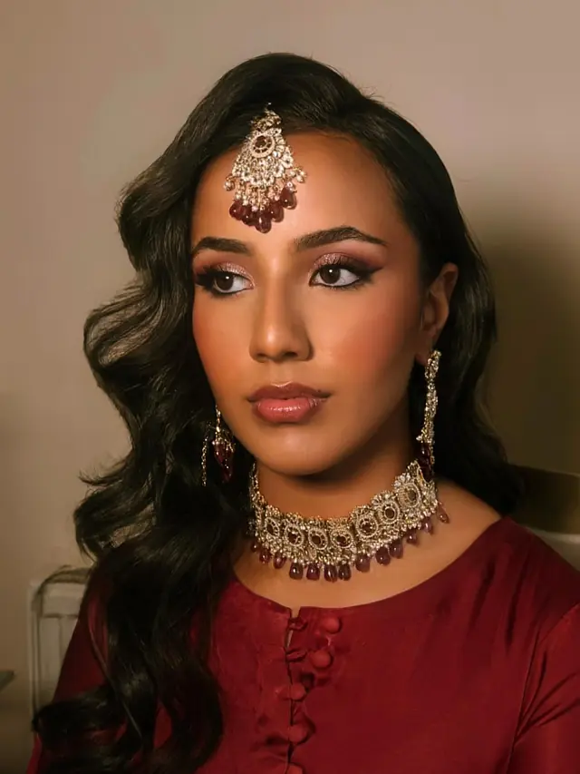 Hair & Makeup — Glam By Marwa  à Évry — Desi Corner