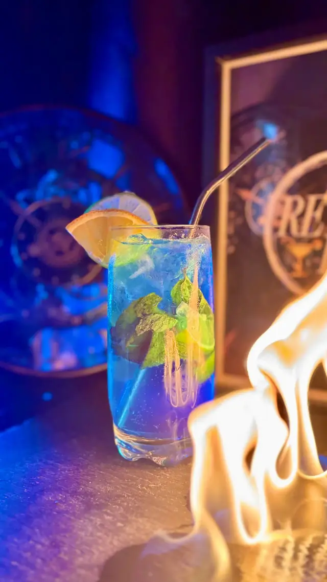Bar à cocktails — Rétro bar à Bobigny — Desi Corner