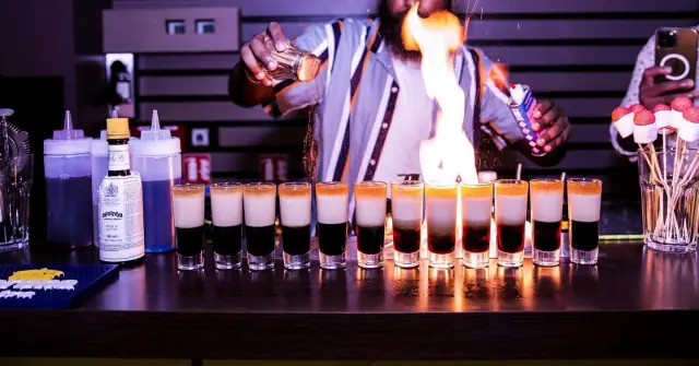 Bar à cocktails — Blueshake Bar à Saint-Ouen-sur-Seine — Desi Corner