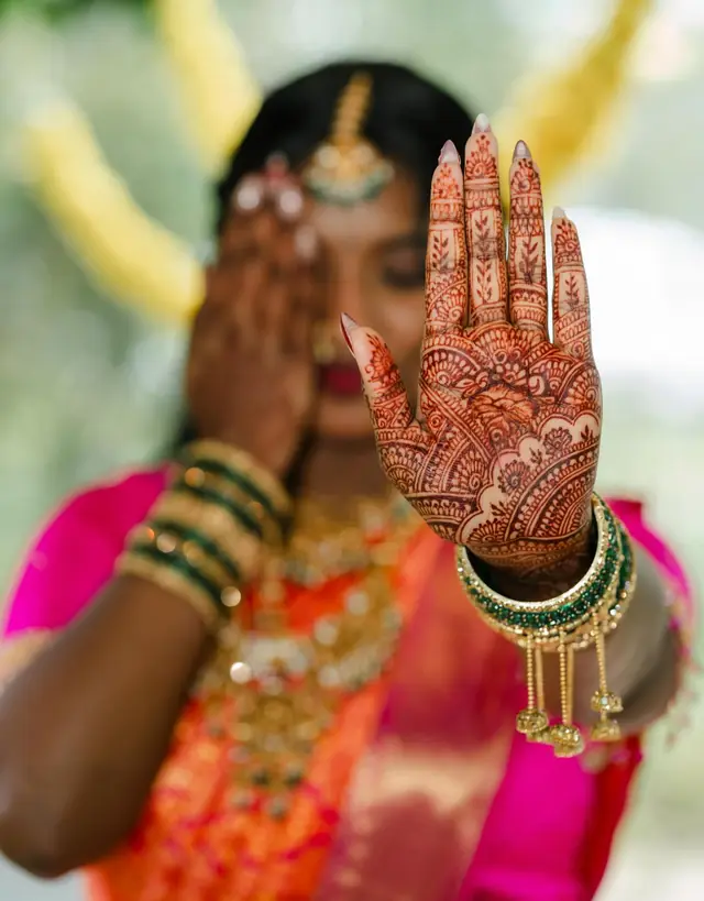 Henné — STI Henna à Sarcelles — Desi Corner