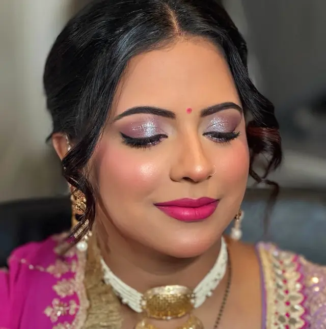 Hair & Makeup — Diiva Makeup à Argenteuil — Desi Corner